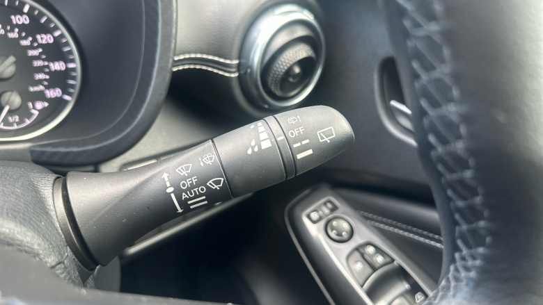 Nissan Juke 1.0 DiG-T 114 N-Connecta 5dr Petrol Hatchback